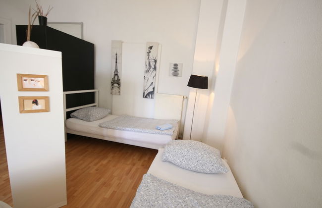 a-domo Apartments Oberhausen - Budget Apartments & Flats - short & longterm - single & grouptravel - Photo 9