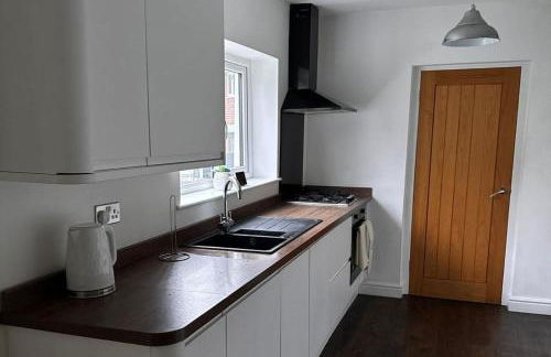 House - Sleeps 10 - Parking - Stn Close - Foto 14