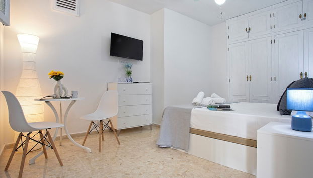 Sunstay Cosy Flat II Carlota Beach Torremolinos - Foto 3, Habitación