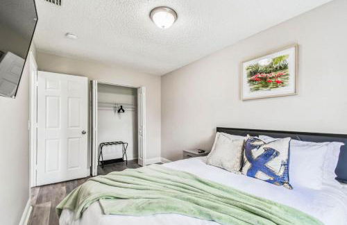 Heart of S Tampa- Hot Tub, Private Backyard, Fire Pit, Grill, 5 min to Beach - Foto 19