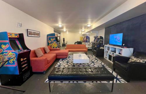 Space To Chill & Work in the Center of Everything - Foto 3