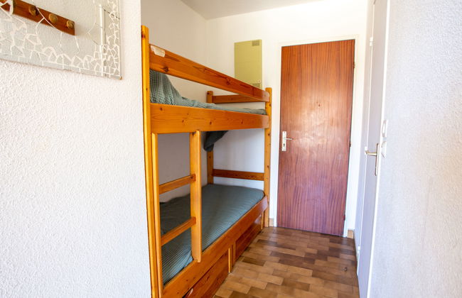 Apartment in Bormes-les-Mimosas with swimming pool and garden - Photo 11