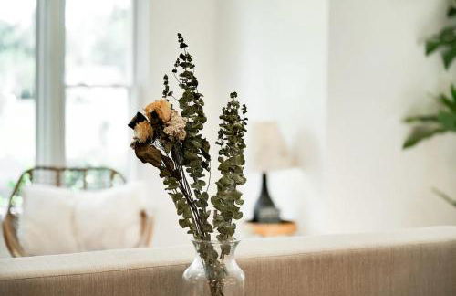 Modern cozy residential home local experience - Foto 46