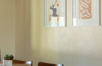 Stylish Mid-Century Oasis with Pool - Foto 9