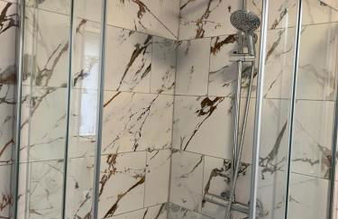 Beautiful 2-bedroom in Grays close to Lakeside - Foto 34