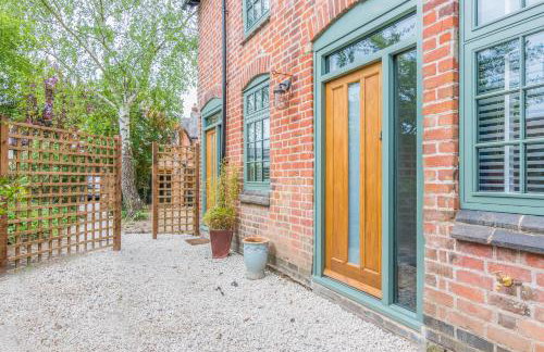 Rainbow House - Entire Place - Photo 25