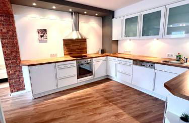 Sehr schönes und möbliertes Apartment - Foto 1