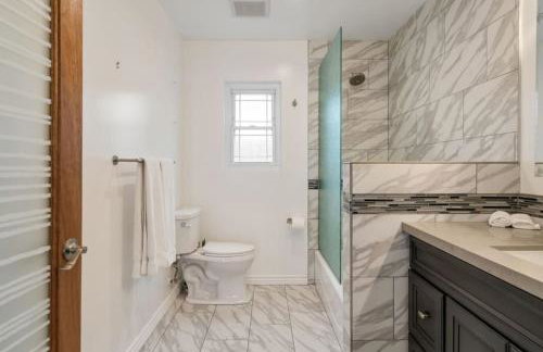 Stunning Retro Beach Oasis, Dual Living, Pool - Foto 30