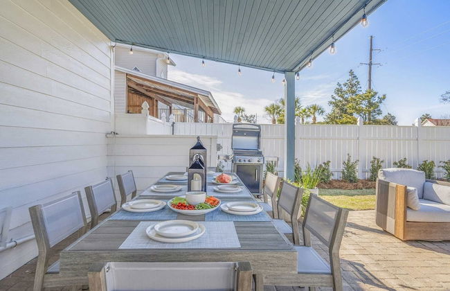 7bdr w/ Private Pool, Hot Tub, Fire Pit, Walk to Beach Tidal Wave by Avantstay - Foto 3