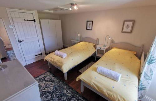 Cosy, Coastal Retreat with a Large Garden - Photo 18