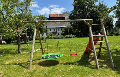 Ferienwohnung mit großzügiger Terrasse und Blick in die Natur - Foto 12