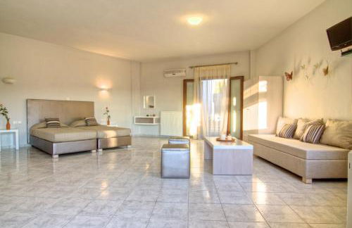 Antigoni Villa, Spacious Nature Retreat with Pool, By ThinkVilla - Foto 29