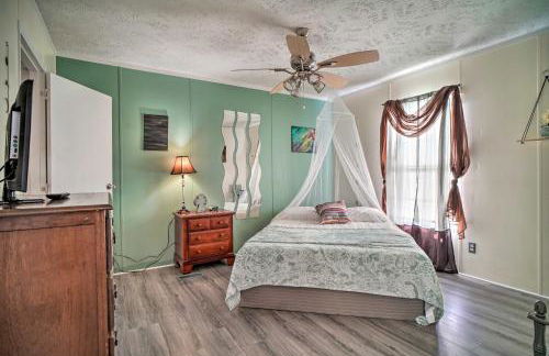 Bring Your Pets! Midway Abode with Yard and Fire Pit - Foto 10