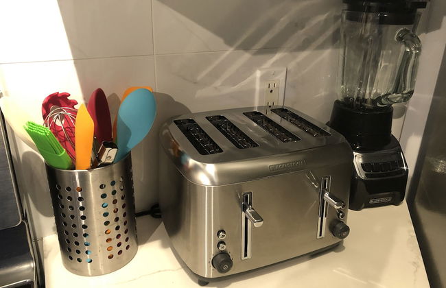 One Bedroom Suite with BBQ & huge Patio - Foto 18