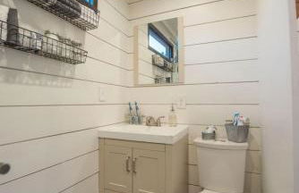 Stillwater House Elegant tiny container home Near Magnolia - Foto 8