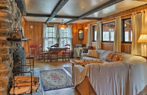 East Otis Reservoir Cabin with Porch - Walk to Lake! - Foto 6