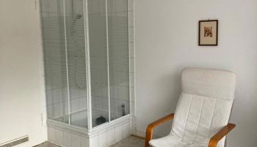 Gemütliches ganzes Apartment Küche Parkplatz Waschmaschine Kamin Terrasse Garten, Keine Ferienwohnung - Foto 2