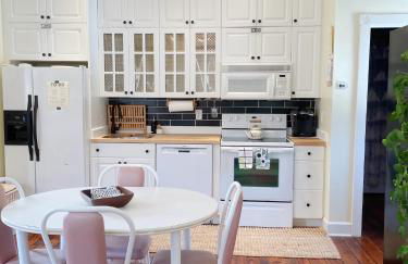 Romantic 1885 Loft Steps from Pulaski Square - Foto 12