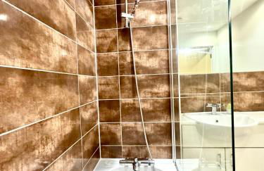 VIPAbodes at The Nankeville Woking - Photo 23