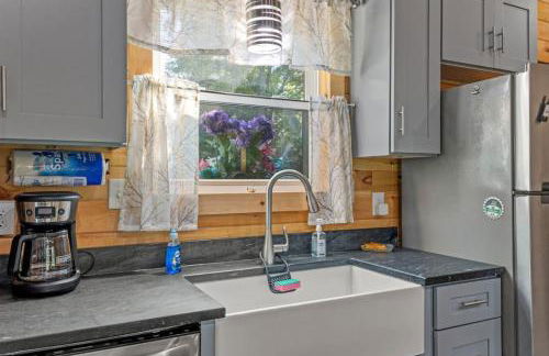 Hemlocks Over Muir in Rogers KY - Hot Tub & WiFi - Foto 10