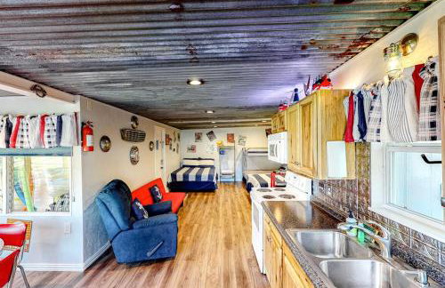 Charming Dog-Friendly Lakefront Home with Lake View, Dock, & Washer/Dryer - Foto 10