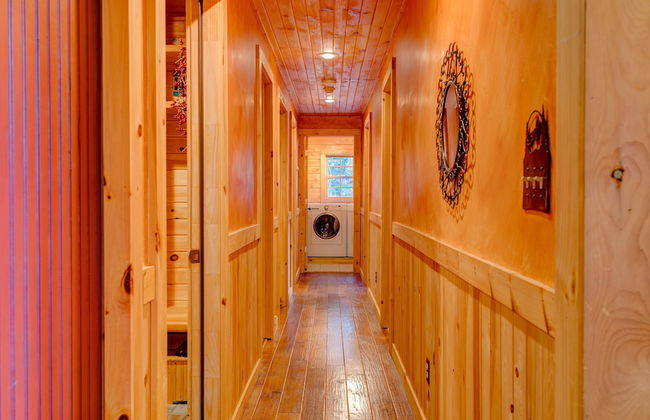 Mount Snow Cabin with Private Hot Tub by RedAwning - Foto 36