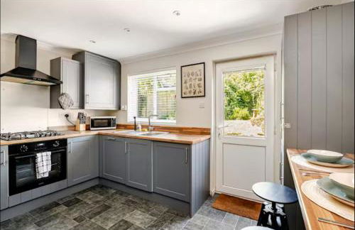 Modern Coastal Cottage, Hottub, Parking, Pets welcome - Foto 6