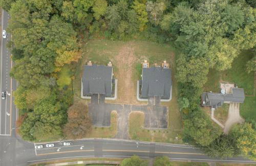 Spacious House with King Beds in Prime Location - Foto 34