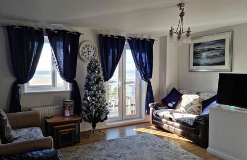 Beach View Couples Retreat Aberavon Beach Direct Seafront panoramic Sea Views large driveway parking - Photo 6