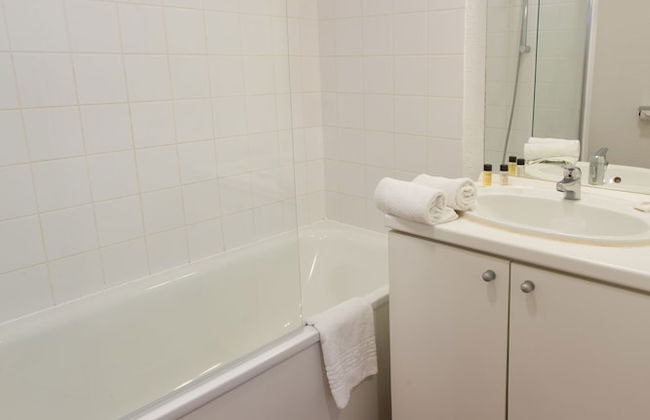 Séjours & Affaires Reims Clairmarais - Foto 36