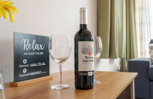 Dove Lodge - Peak District Cabin - Photo 16