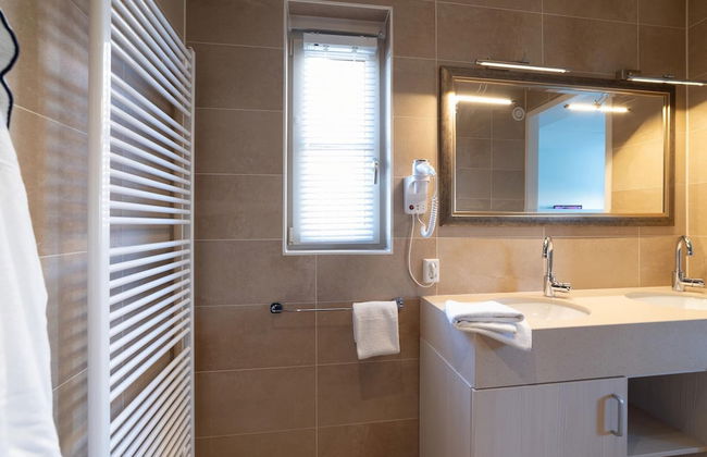 Holiday Home in Zeeland With Sauna - Photo 13