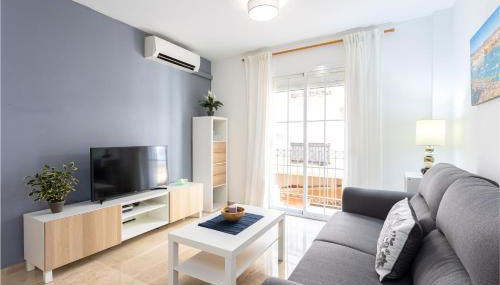 Holidays2Malaga Capuchinos French balconies, private parking, WiFi & Air con - Photo 2