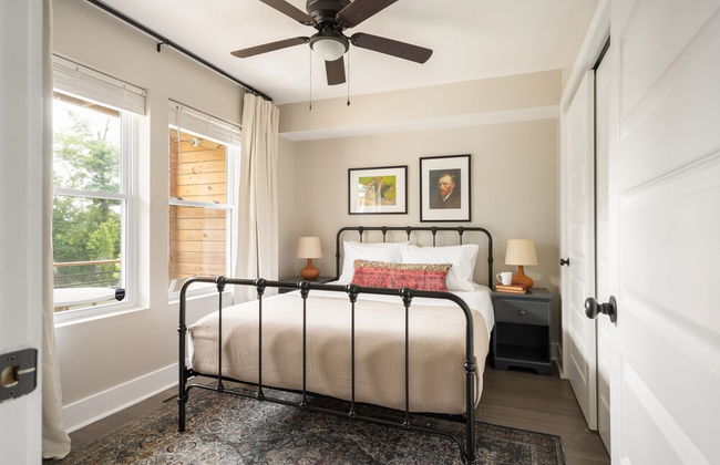 Mccreery by Avantstay Stylish Spacious Nashville Flat w Modern Design - Photo 20