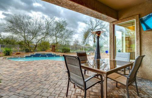 Luxe Couples Retreat with Pool and Outdoor Kitchen! - Foto 50