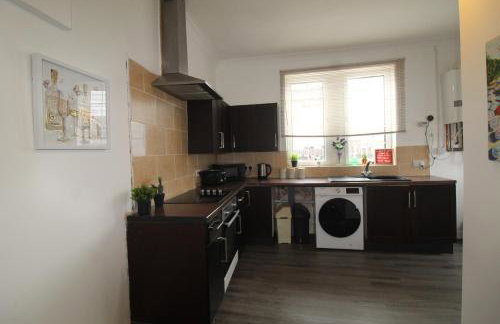 High Street House Thurnscoe by Smart Corporate Stays - Photo 13