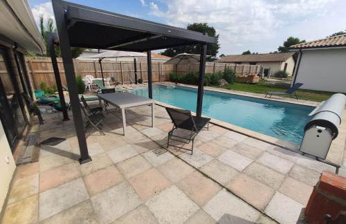 2 Maisons de 3 et 2 chambres avec grande piscine commune - Foto 16