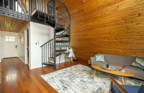 Cozy 2BR A-Frame Cabin w Hot Tub & Lake Views - Foto 13