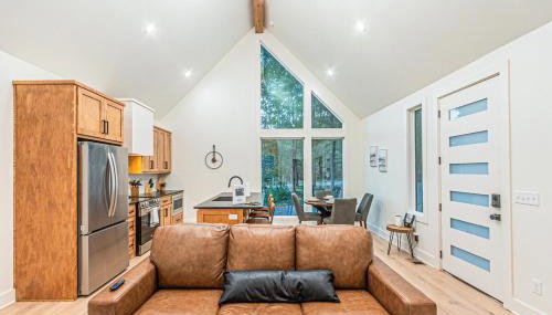 The Ash - Private Cabin with Hot Tub Oasis for Two in the Pines - Foto 5