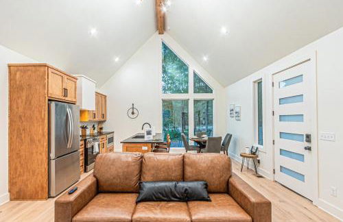 The Ash - Private Cabin with Hot Tub Oasis for Two in the Pines - Foto 5