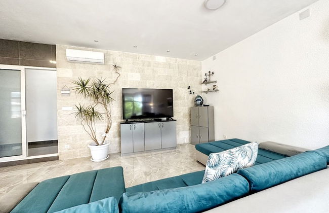 Mia - With Pool - A1 - Photo 12