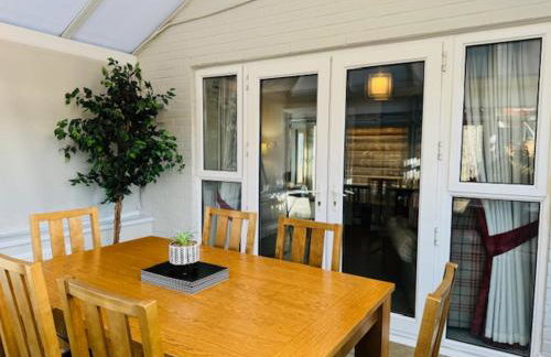 City Stay with Jacuzzi Gym Free Parking 2 Spaces - Photo 13