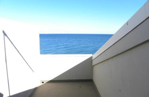 Mirone Apartment FRONTE MARE beachfront house - Foto 9