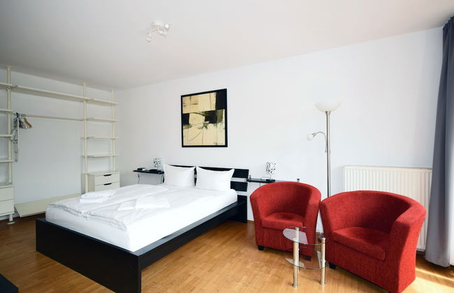 Parkview Apartments - Photo 2