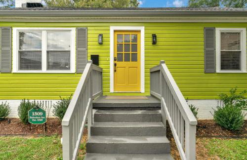 Stylish 4BR Haven: Serene Backyard and Fire Pit - Foto 64