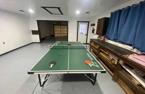 Spacious 3 Bedroom Home with Game Room and Parking - Foto 15