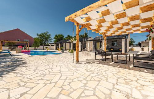 Unique Villa V with large pool - Photo 21