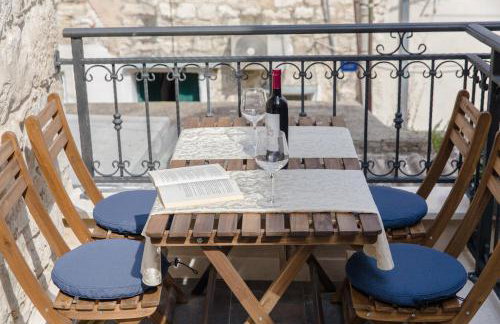 Luxury Apt Petra in 400 year old stone house 4+2 - Photo 55