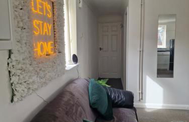 1 Bed @ Factory Quater - Chard St - Foto 9