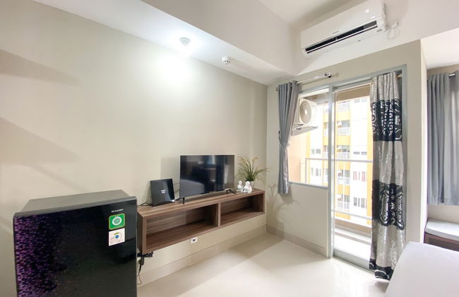 Modern Look Studio Room at LRT City Jatibening Apartment - Photo 8
